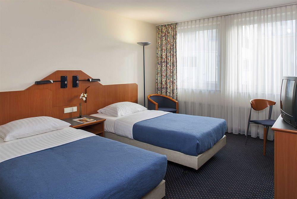 Vienna House Easy By Wyndham Guenzburg Hotell Eksteriør bilde